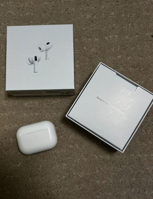 Vand airpoduri pro 2 noi