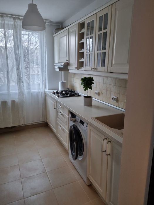 3 camere decomandat + parcare plătită – Gura Vadului