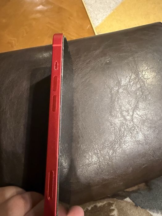 IPhone 14 / 128 GB - червен