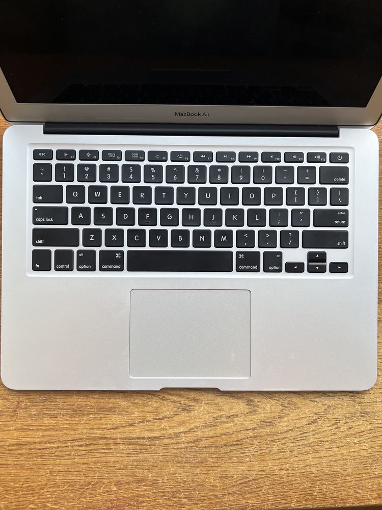 MacBook Air 13 (2015)