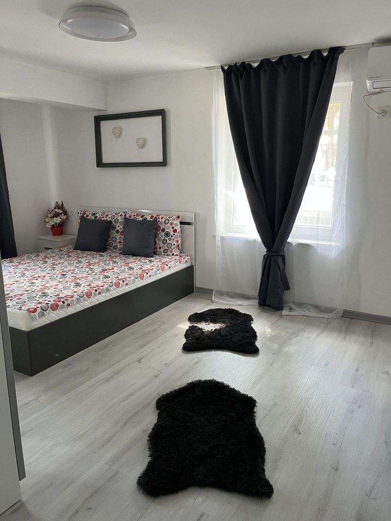 Дава се под наем Двустаен апартамент в Пловдив, Каменица 2 - 58 кв.м за 300 € - Снимка #2