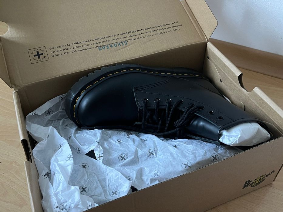 Черни кубинки Dr. Martens