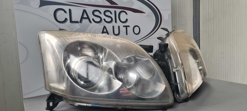 Фарове Toyota Avensis 2004г.