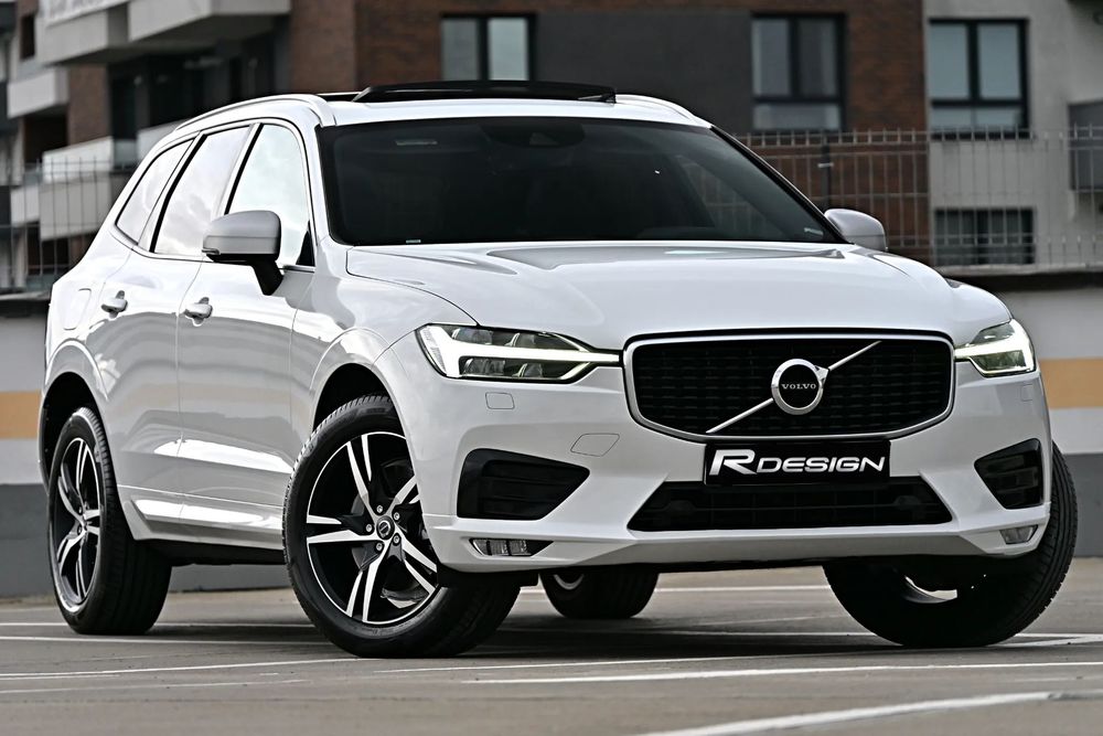 Volvo XC 60 ==R-DESIGN PAKET==Panorama==Clima 4zone==Camera Video==Distronic+Lane