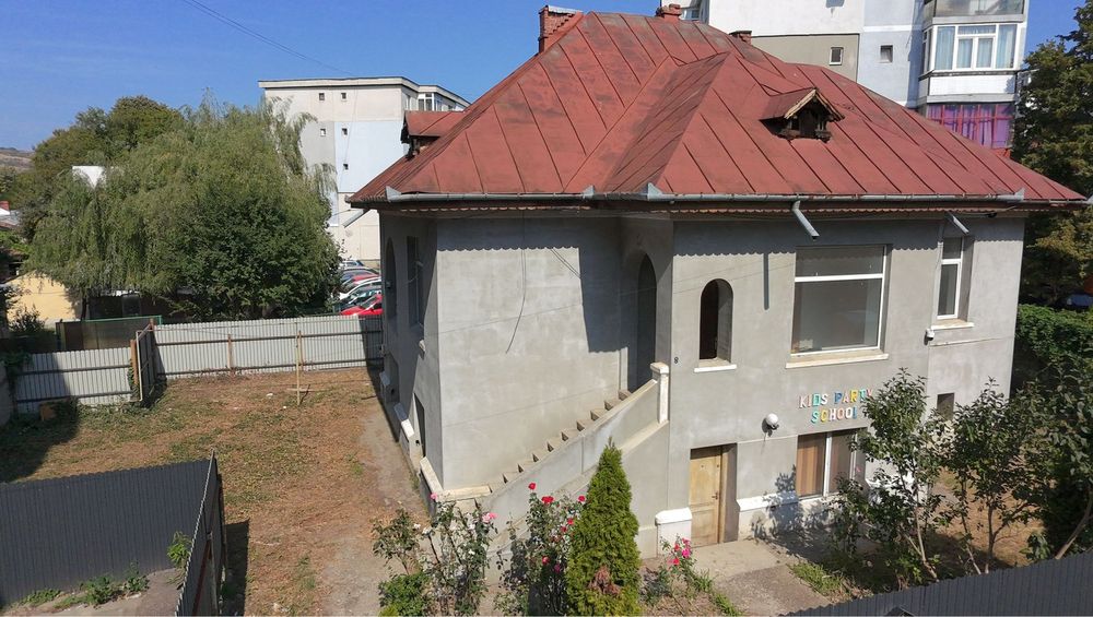 Conac Istoric de inchiriat/Vanzare zona A Urlati /380 mp utili