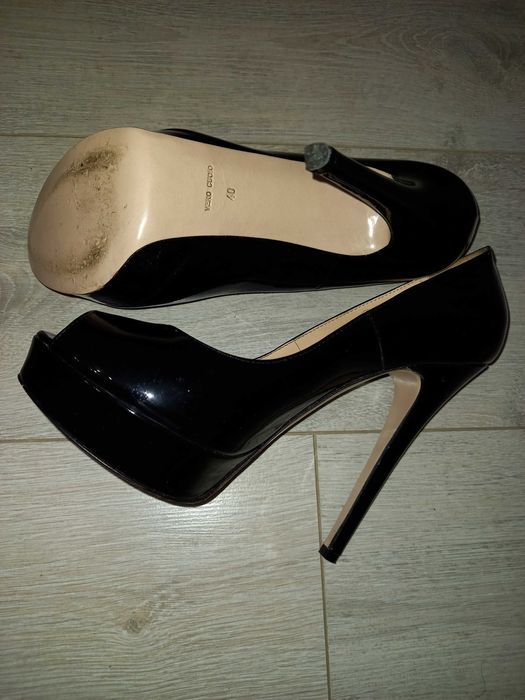 Musette-елегантни обувки на висок ток