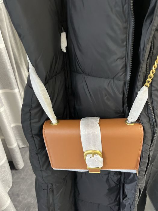 Пуловери,грейка в чермо много лека и удобна, чанта в много хубав цвят