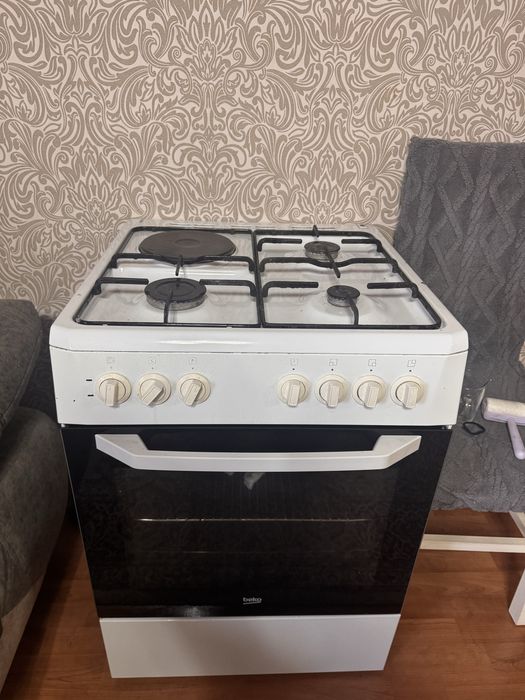 Продам газовую плиту