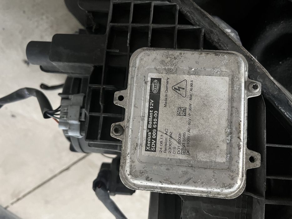 Far / faruri stânga-dreapta Nissan Qashqai J10 xenon