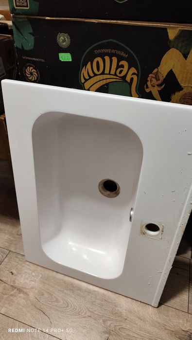 Мивка за баня Inter Ceramic за мебел на стена, размери 61/46.5 см.