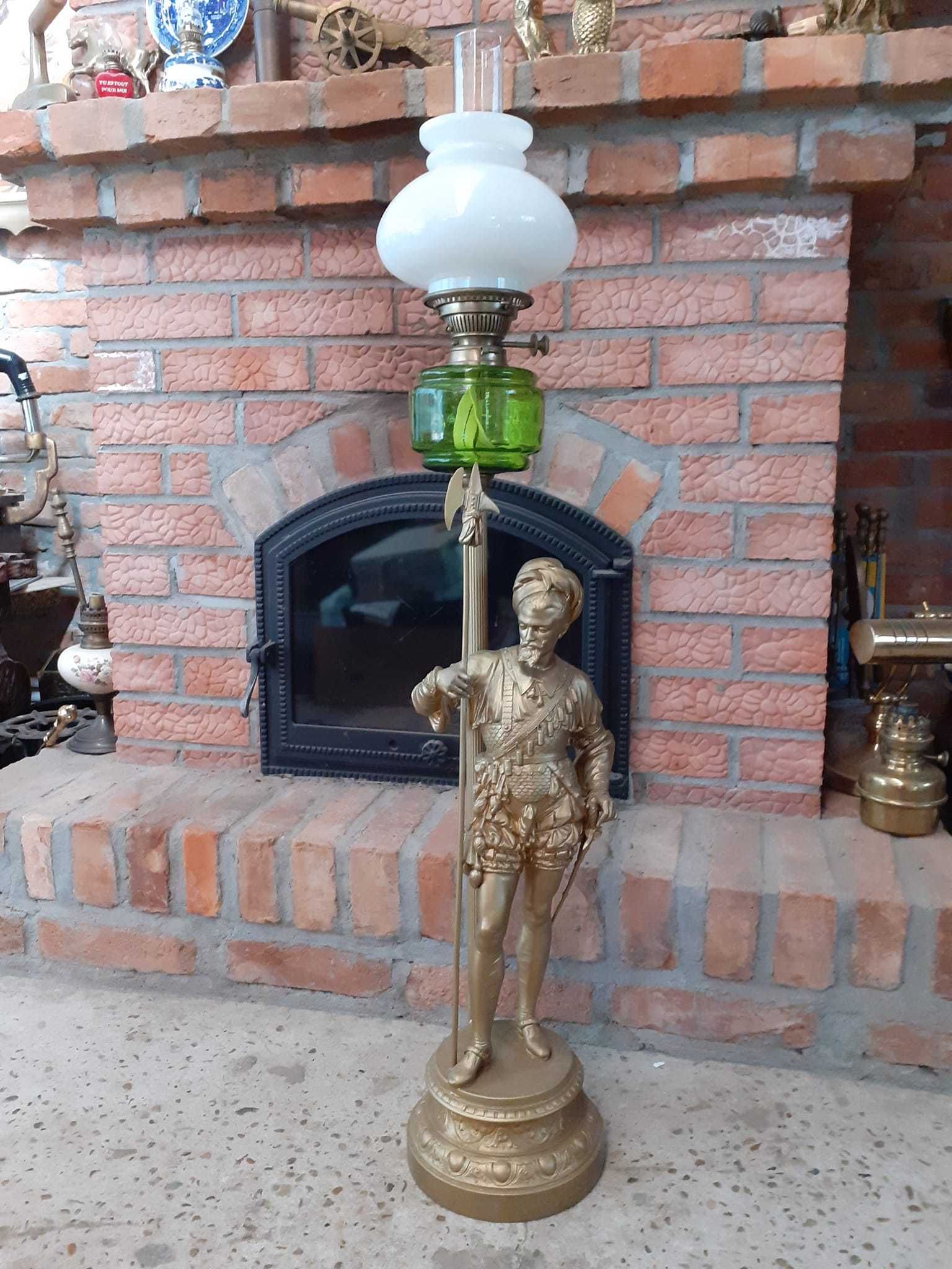 vechi lampi de iluminat statuete