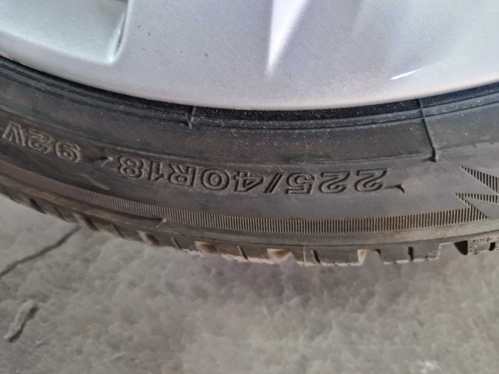 4 броя Bridgestone R18 225/40/ 
зимни гуми 
DOT1821