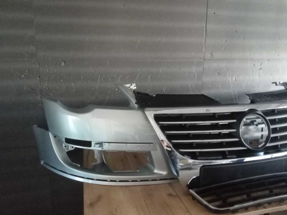 Bara Grila radiator fata VW Passat B6 2005-2010 Argintiu Argintie LA7W