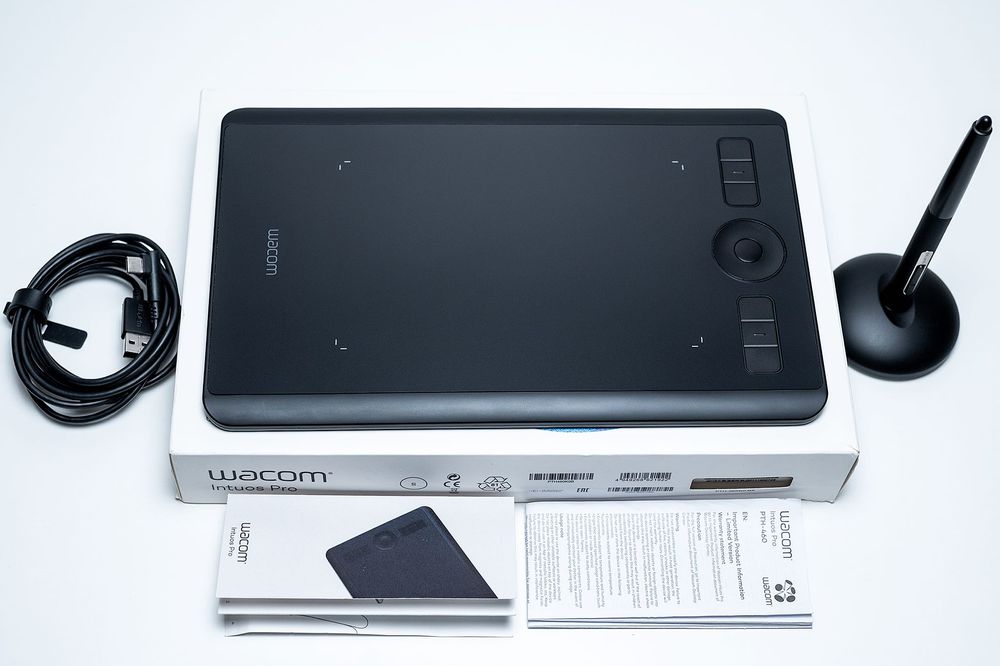 Wacom Intuos Pro S impecabilă