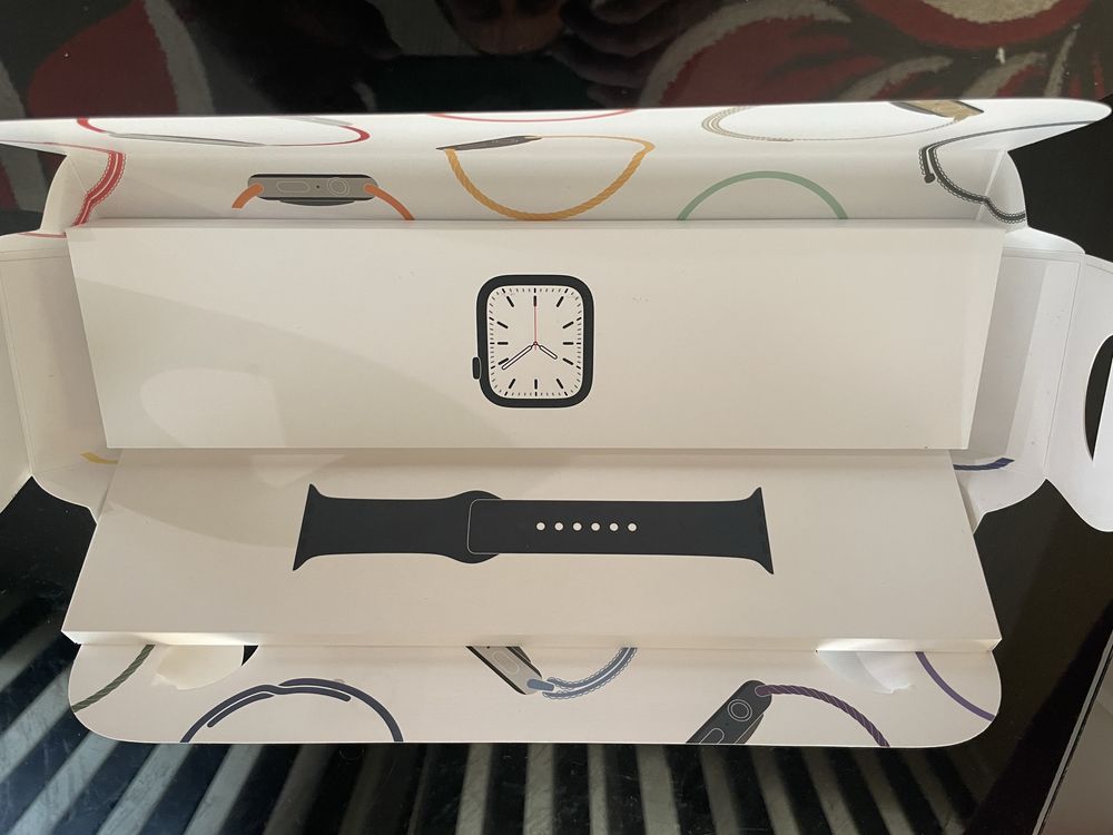 продавам/заменям/бартер часовник Apple watch 7 45mm