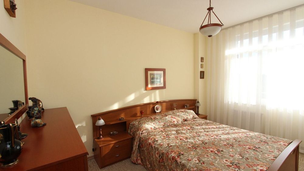 Продава се Двустаен апартамент в София, Манастирски ливади - 68 кв.м за 1574 €/кв.м - Снимка #1