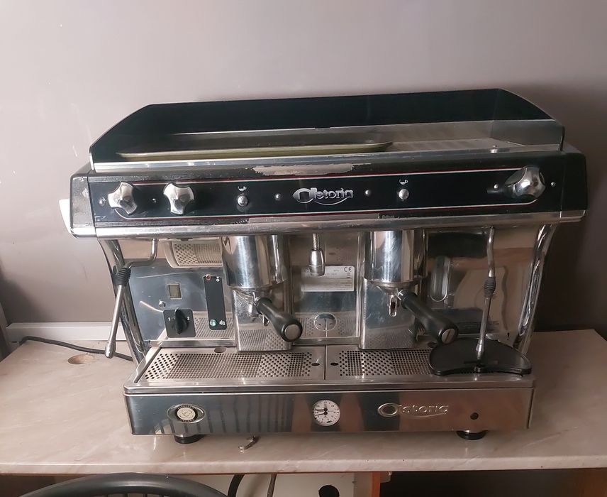 Кофемашина в хорошем состоянии