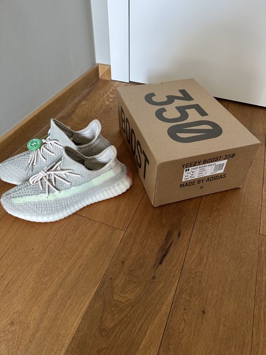 Yeezy sply 350 v2