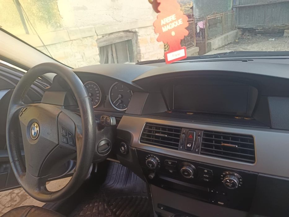 Vând BMW 525 e61