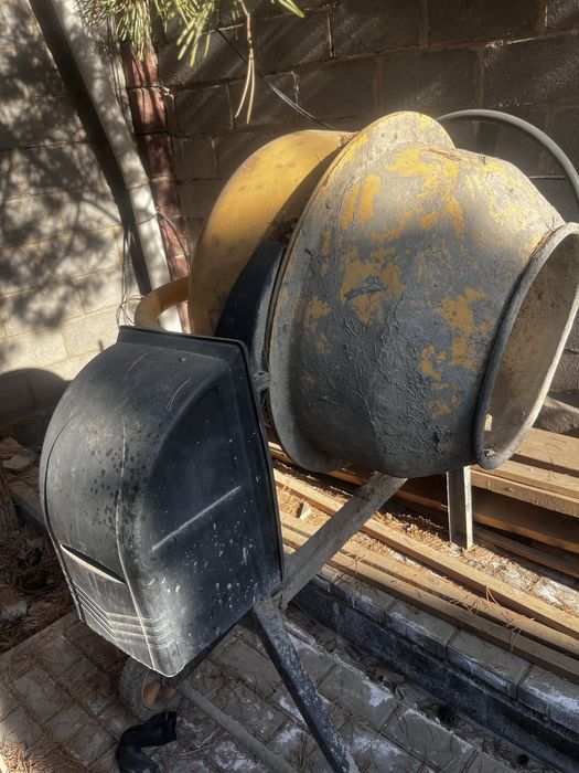 Бетономешалка б/у в рабочем состоянии