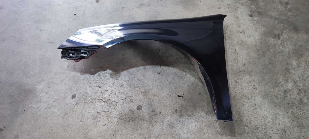 Aripa fata stanga volkswagen vw golf 5 break 1.9 BLS cod vopsea LC9X