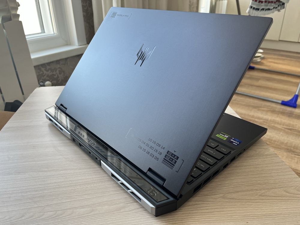 Dell Alienware M15 R7 - 2.5К 240hz 425nits 3070ti