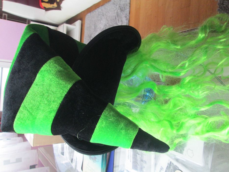 palarie amuzanta  negru/verde