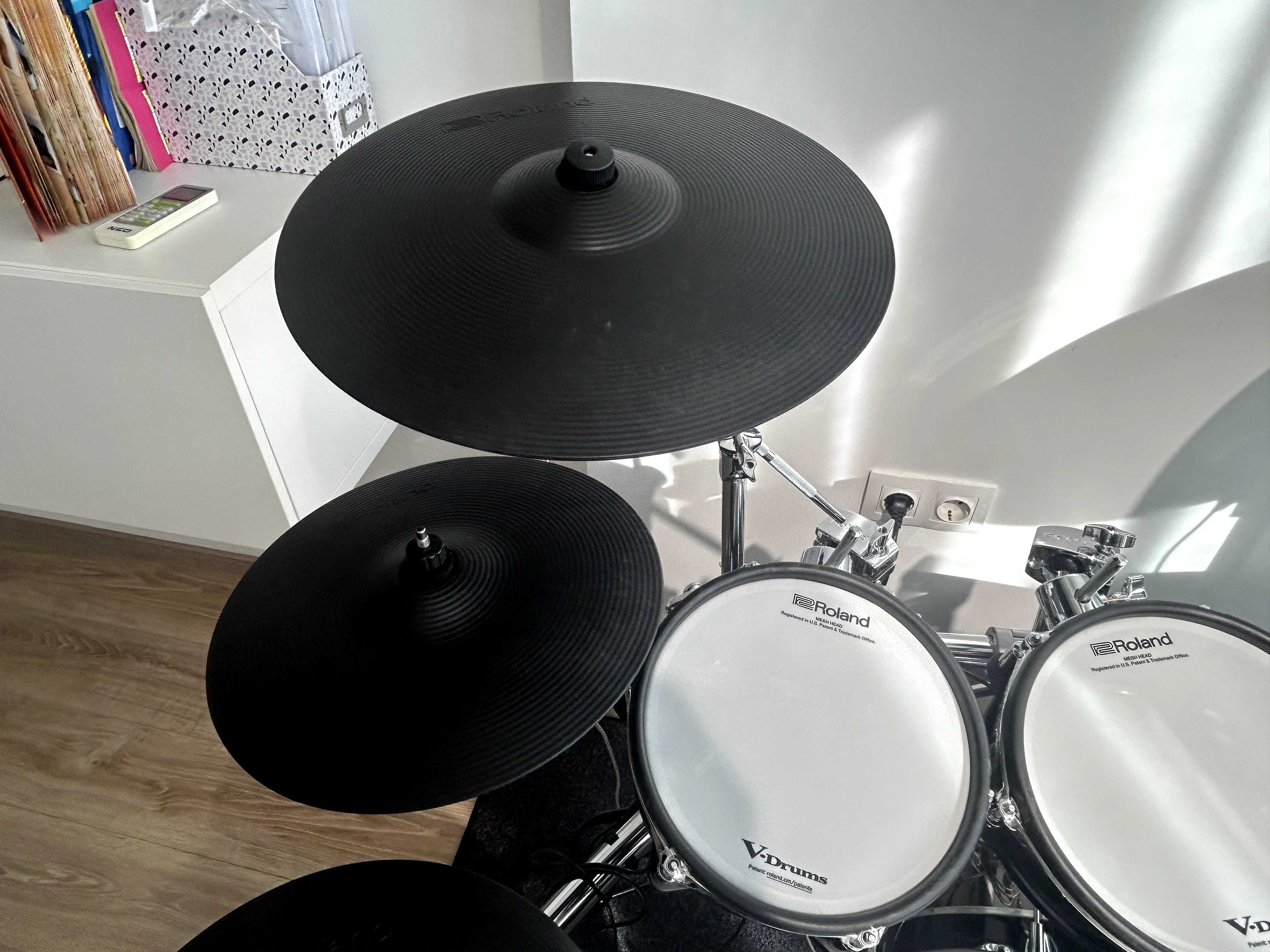 Продавам ROLAND 50X KV2