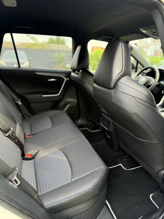 Toyota Rav4 an 2023 Alb perlat