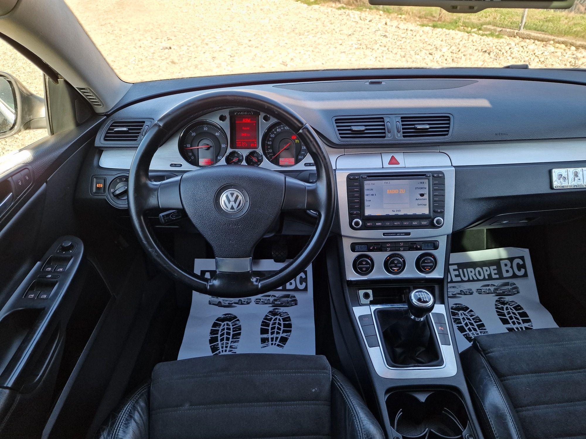 Volkswagen Passat 2.0 diesel an 2007 piele navigatie trapa

POSIBILITA