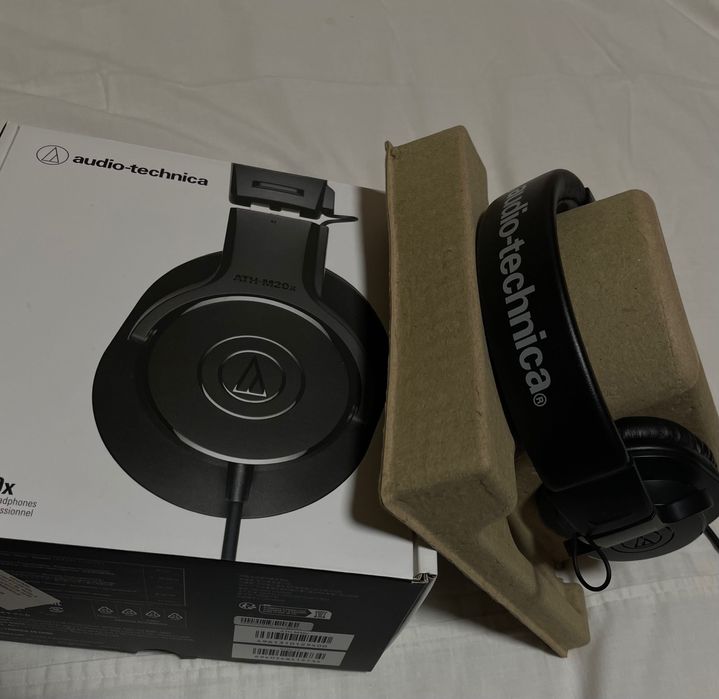 Casti studio audio-tehnica