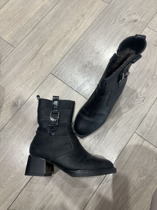 Кожаные сапоги в зорошем состоянии