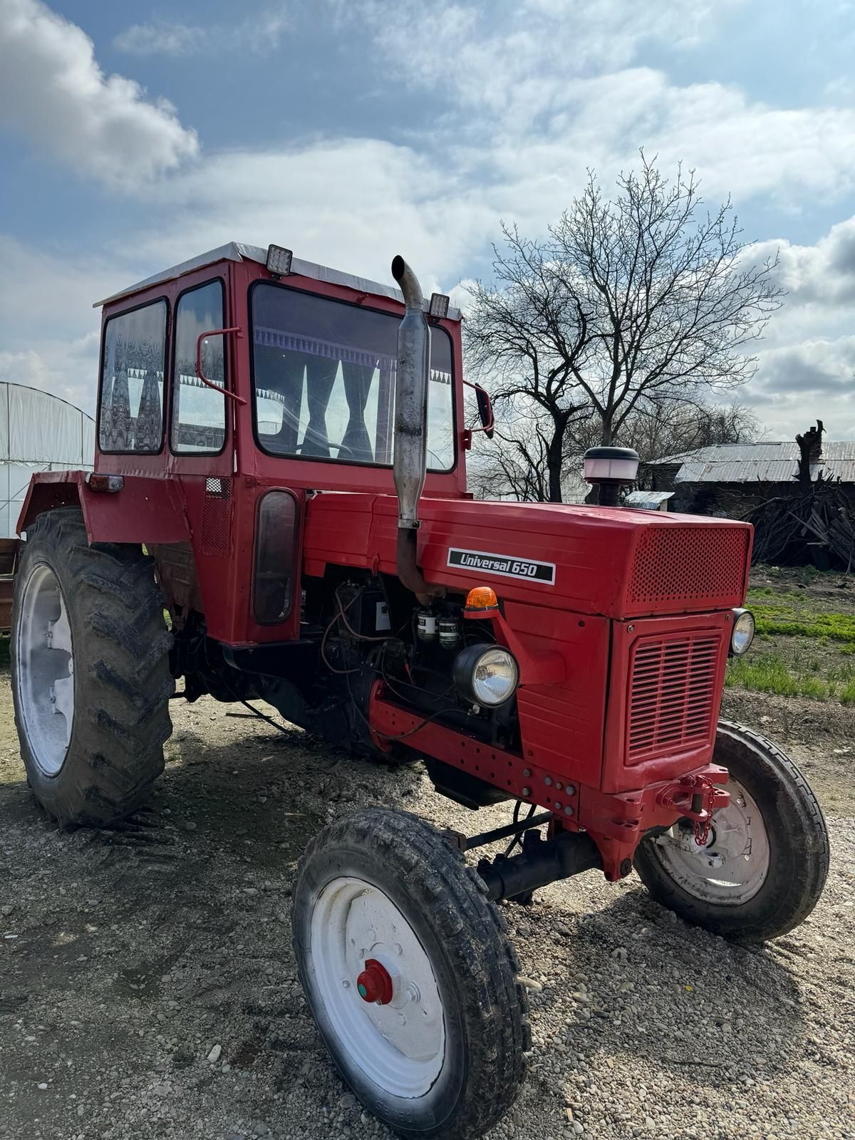 Vând Tractor U650 !!!