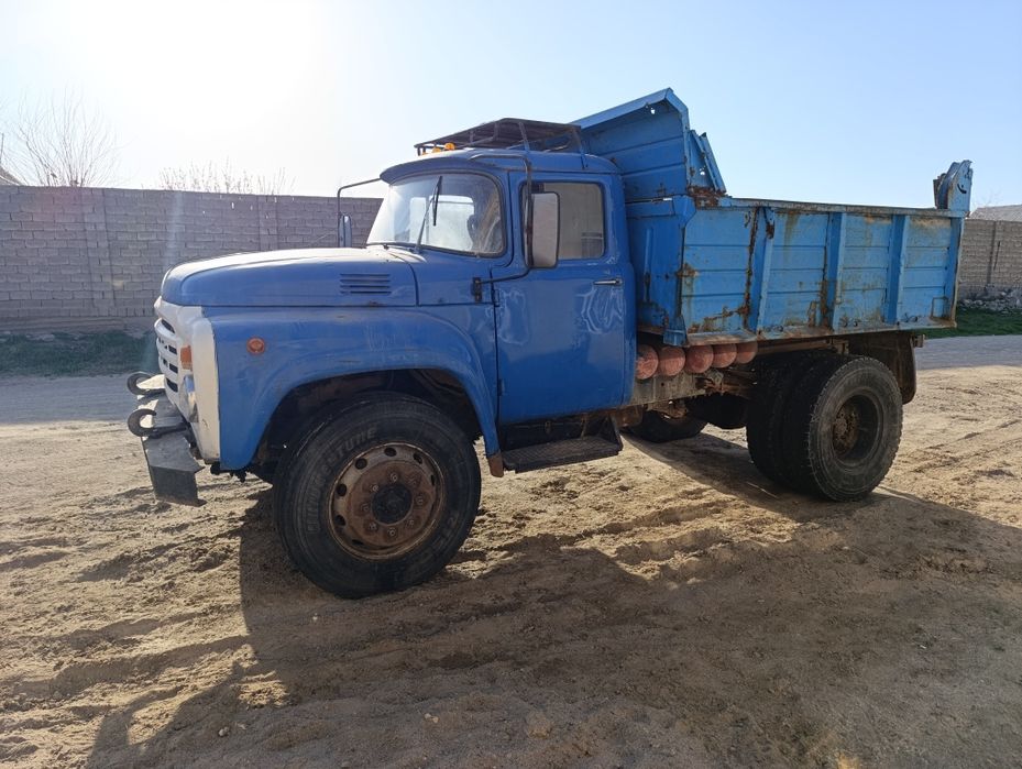 Zil samosval sotiladi