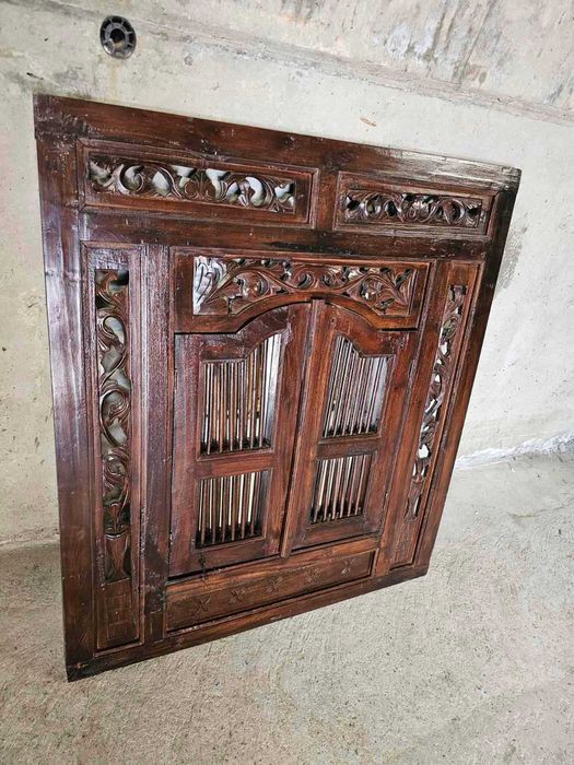 Витрина за стена в стил Рустик