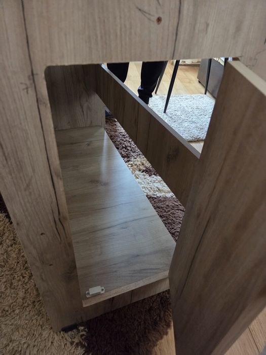 Vând masă extensibilă