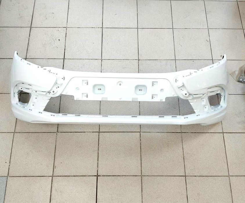 Бампер гранта FL белый