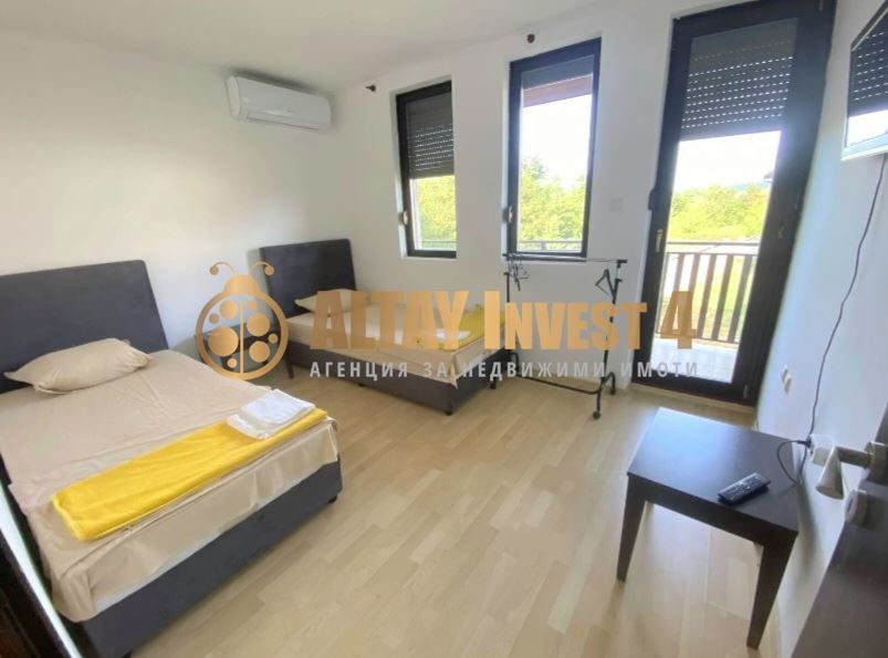 Продава се Къща в с. Юнец, Област Варна - 185 кв.м за 811 €/кв.м - Снимка #11