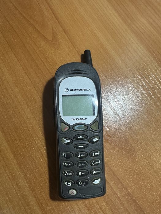 Продам сотовый телефон раритет Motorolla