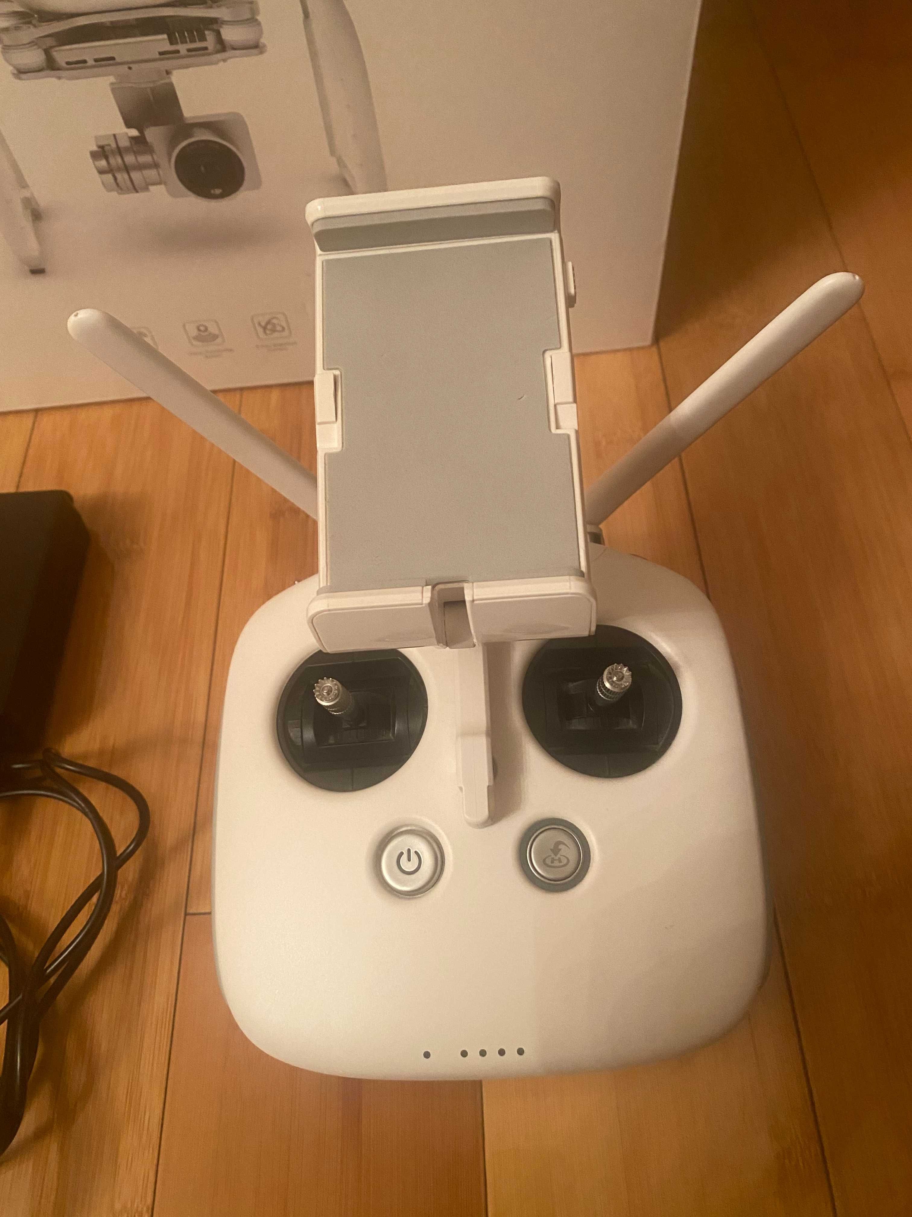 Квадрокоптер DJI PHANTOM 3 Advanced