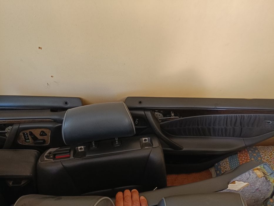 Продавам салон за Мерцедес  w240