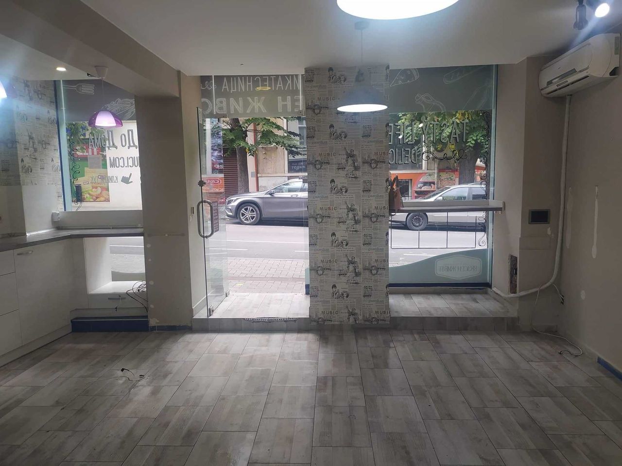 Дава се под наем Магазин в Варна, Операта - 52 кв.м за 357 € - Снимка #2
