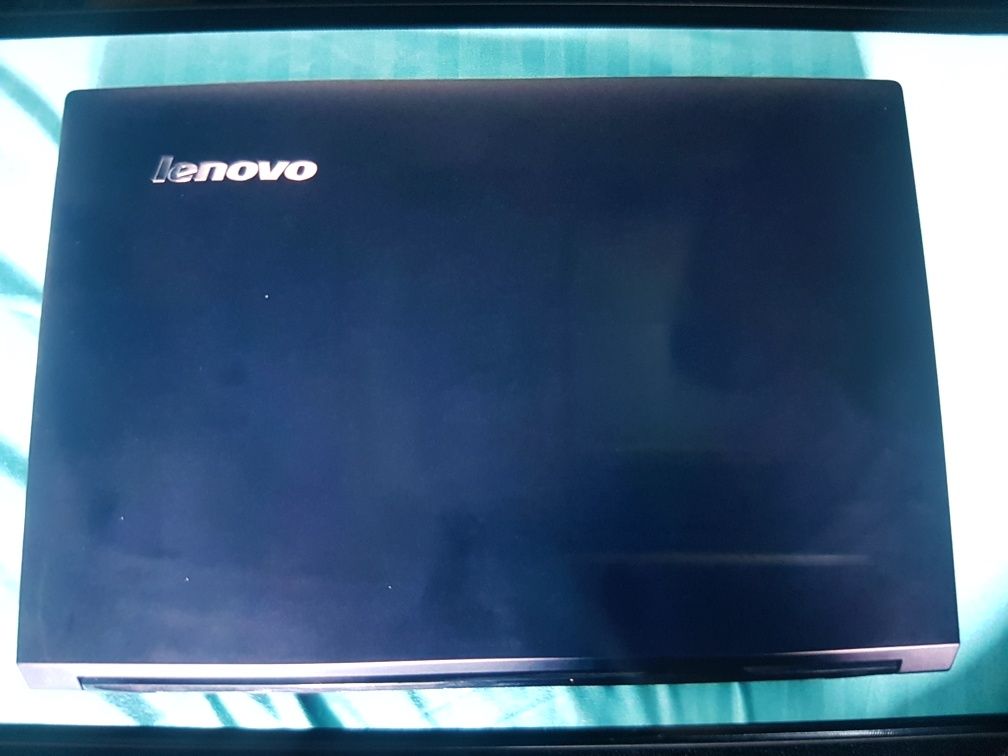Laptop Lenovo 15'’ 8Gb Ram, 1TB