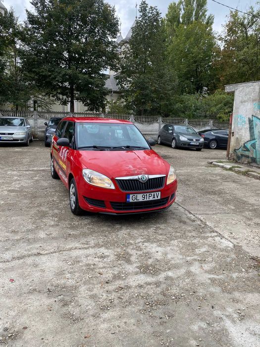Vând Skoda FABIA 1.4 MPI 2012, înmatriculată, stare tehnică excelentă