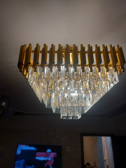 Продам люстра срочно