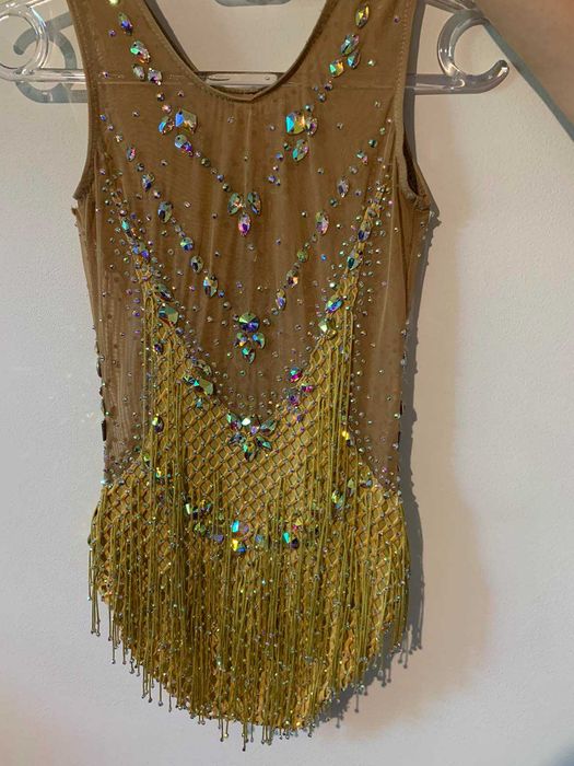 трико за художествена гимнастика