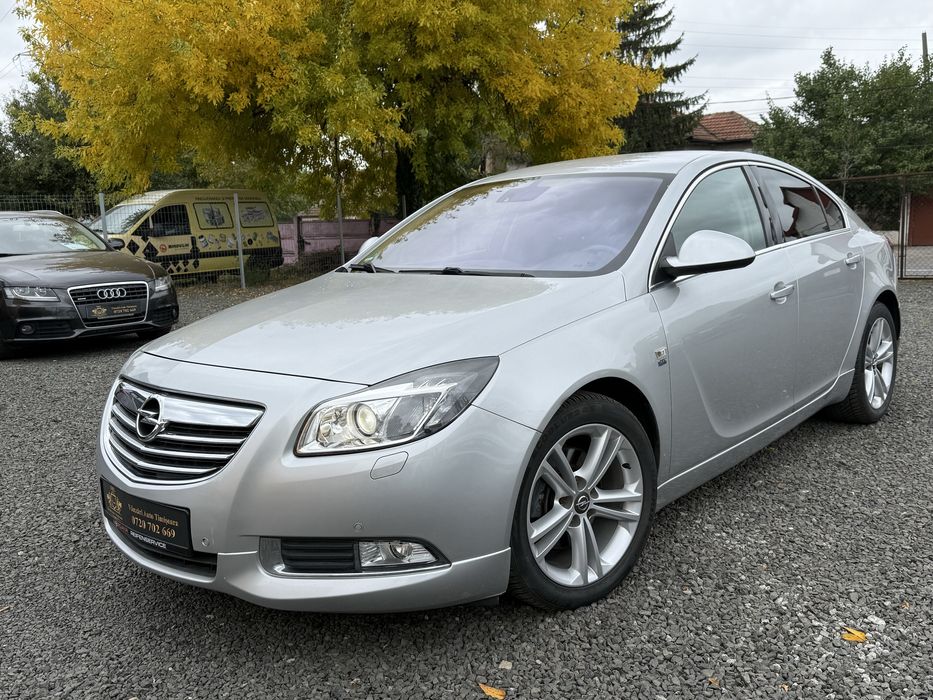 Opel Insignia / 2.0 Benzina / 4x4 / Euro 5 / Rate Fixe