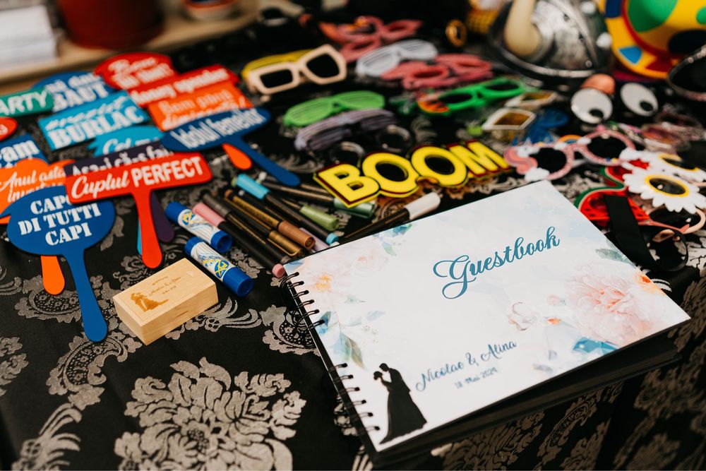 Manechine pentru mire si mireasa/cabina foto/fum greu