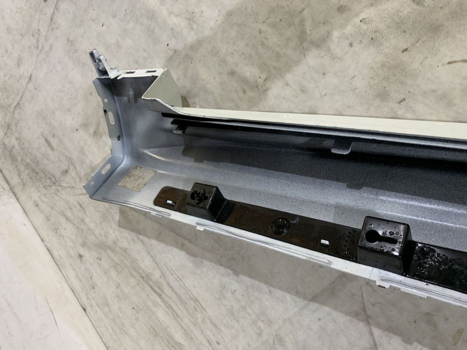 Prag dreapta Volvo XC90, 2015, 2016, 2017, 2018, 2019, 2020, 2021, 2022, cod origine OE 31672371.