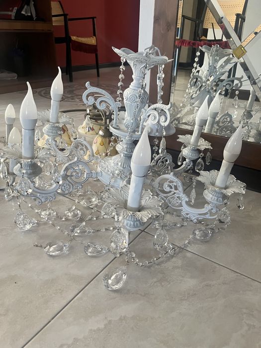 Продам красивую люстру